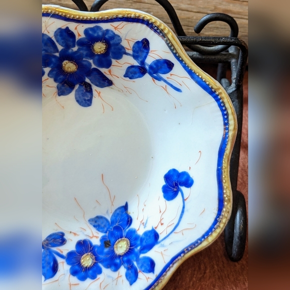 Vintage Collectible Bundle of White/Blue Dishes - Picture 15 of 16